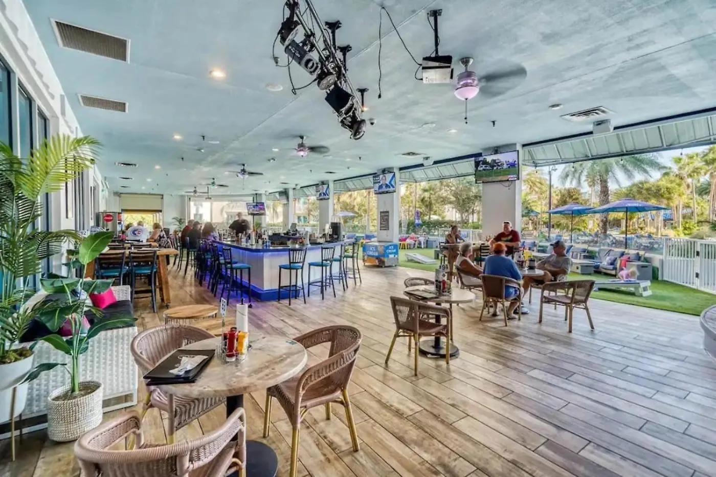 Palms Resort 2 Bedroom King Suite Poolside Shuttle Destin 0*,  United States
