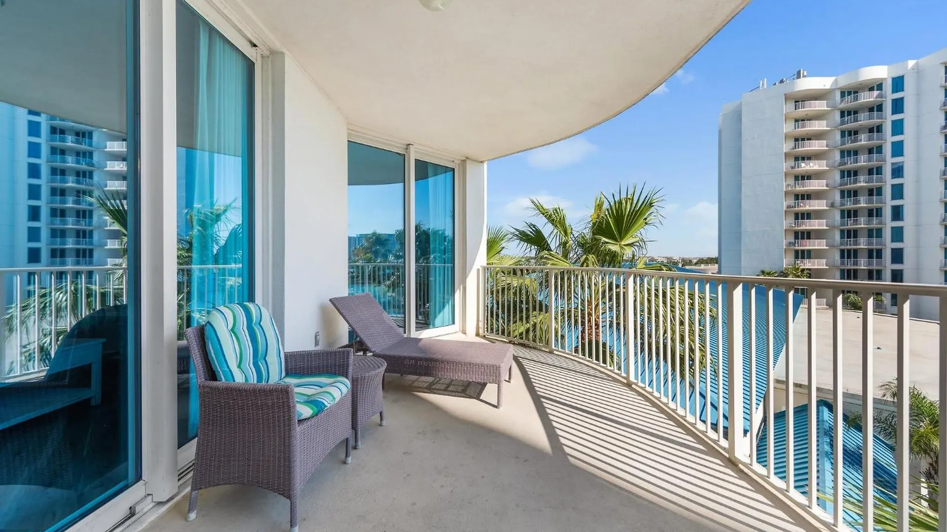 Palms Resort 2 Bedroom King Suite Poolside Shuttle Destin 0*,  United States