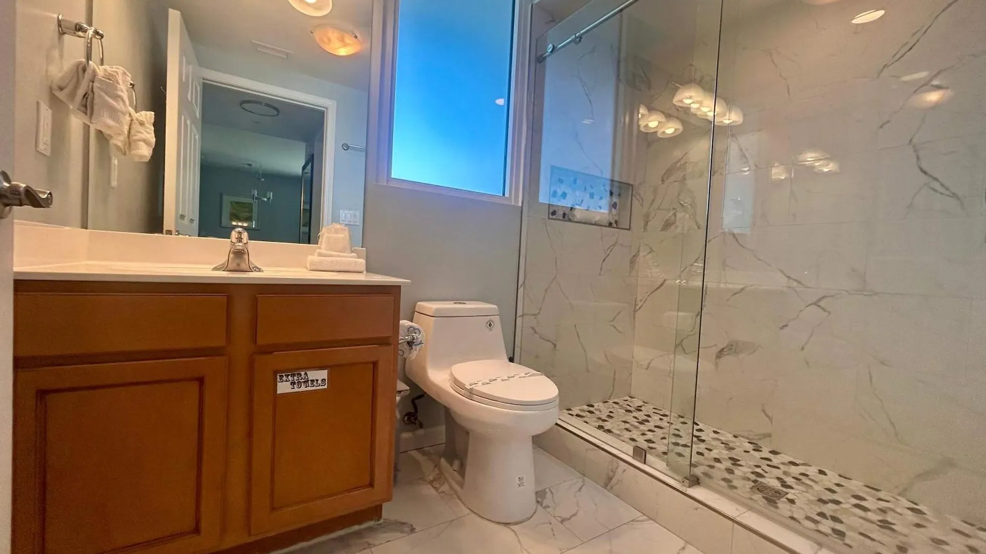 Palms Resort 2 Bedroom King Suite Poolside Shuttle Destin Holiday home